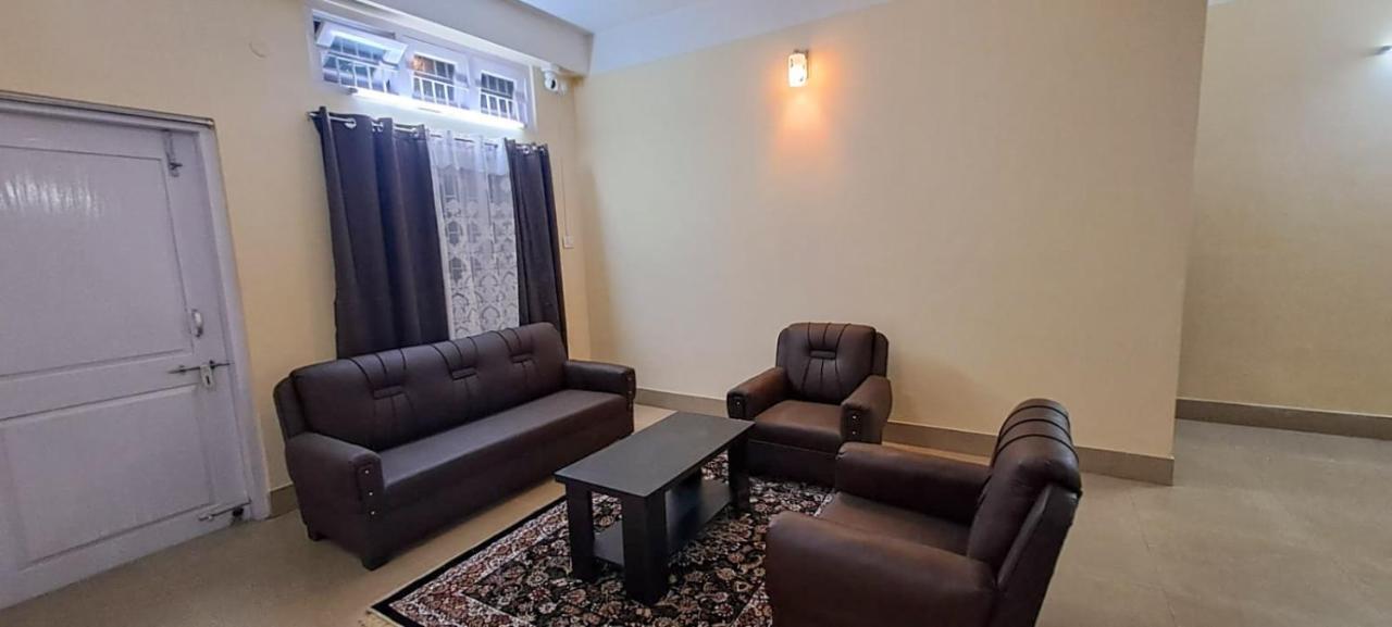 Green Vista Homestay Guwahati Luaran gambar
