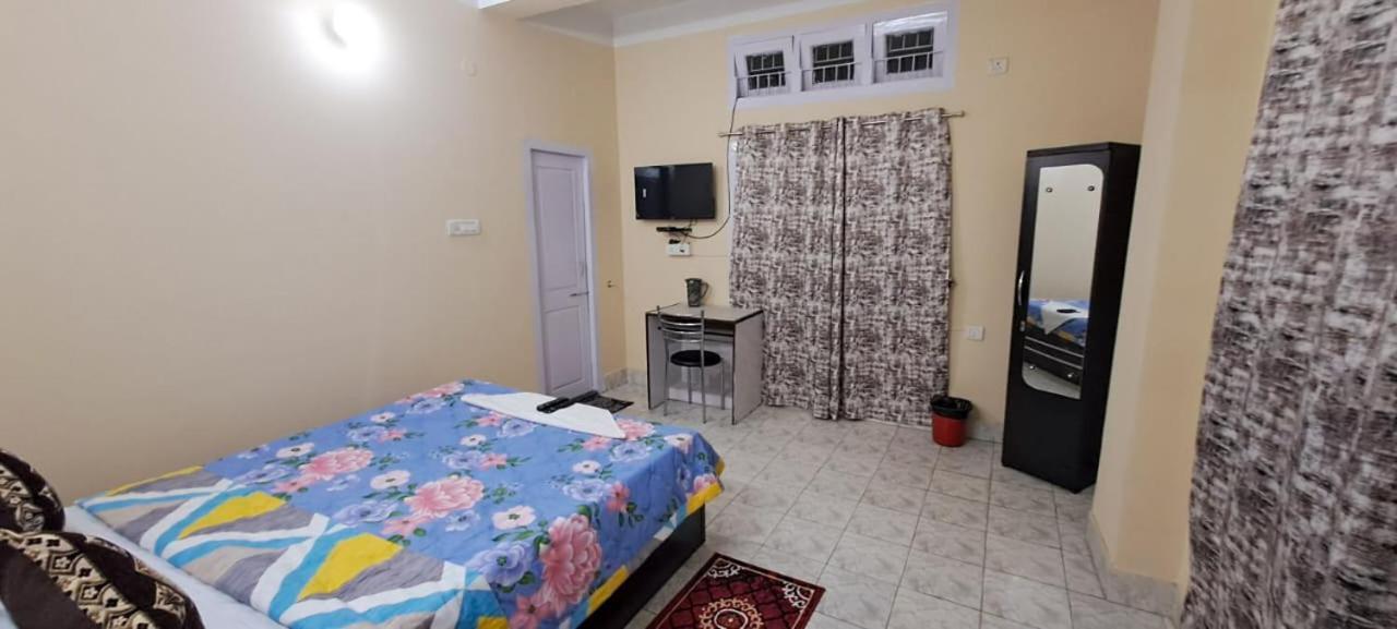 Green Vista Homestay Guwahati Luaran gambar